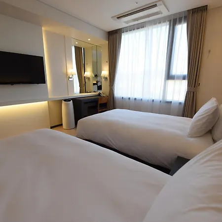 Geoje Artnouveau Suite Hotel Exterior photo