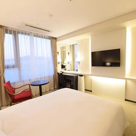 Geoje Artnouveau Suite Hotel Exterior photo