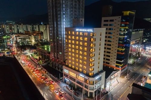 巨济新艺术套房酒店 酒店
